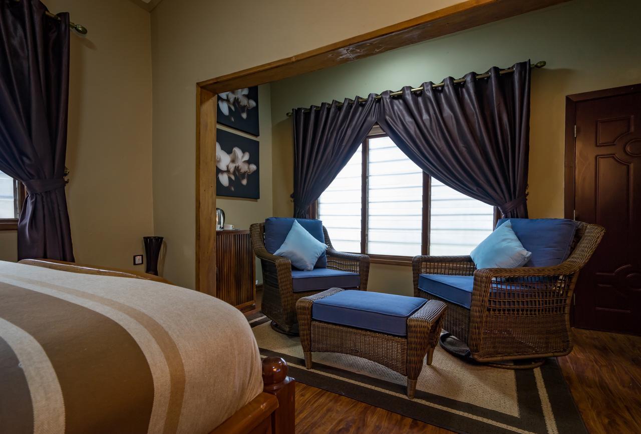 Maaha Beach Resort Anochi Bagian luar foto