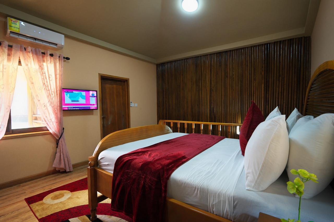 Maaha Beach Resort Anochi Bagian luar foto