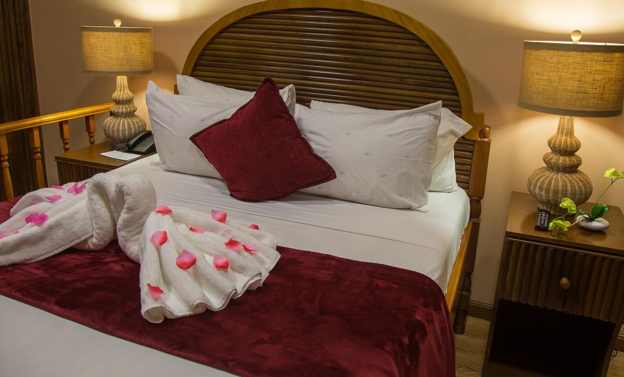 Maaha Beach Resort Anochi Bagian luar foto