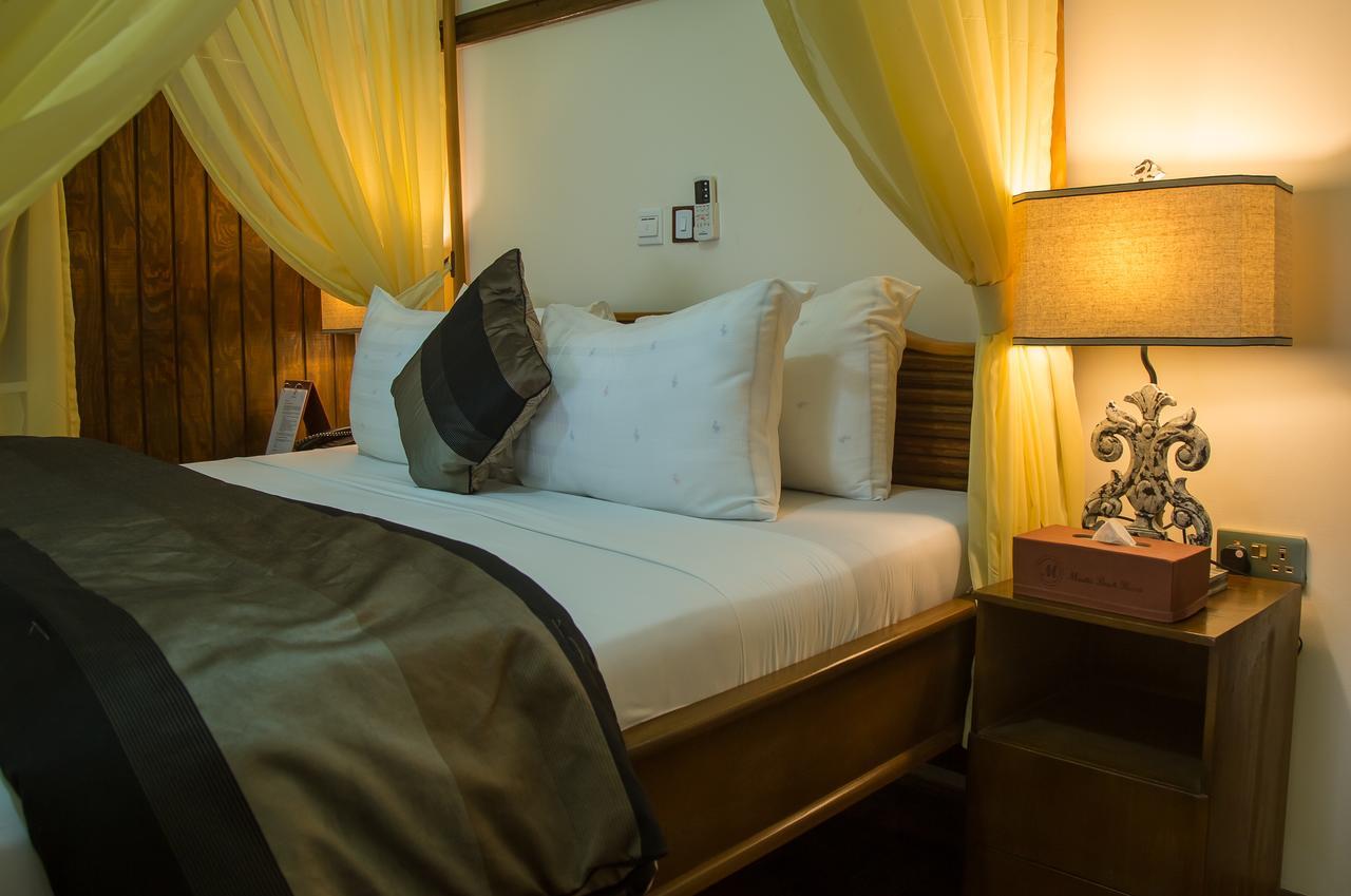 Maaha Beach Resort Anochi Bagian luar foto