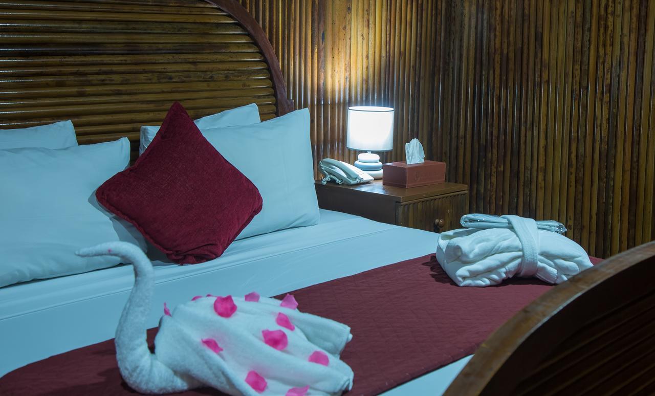 Maaha Beach Resort Anochi Bagian luar foto