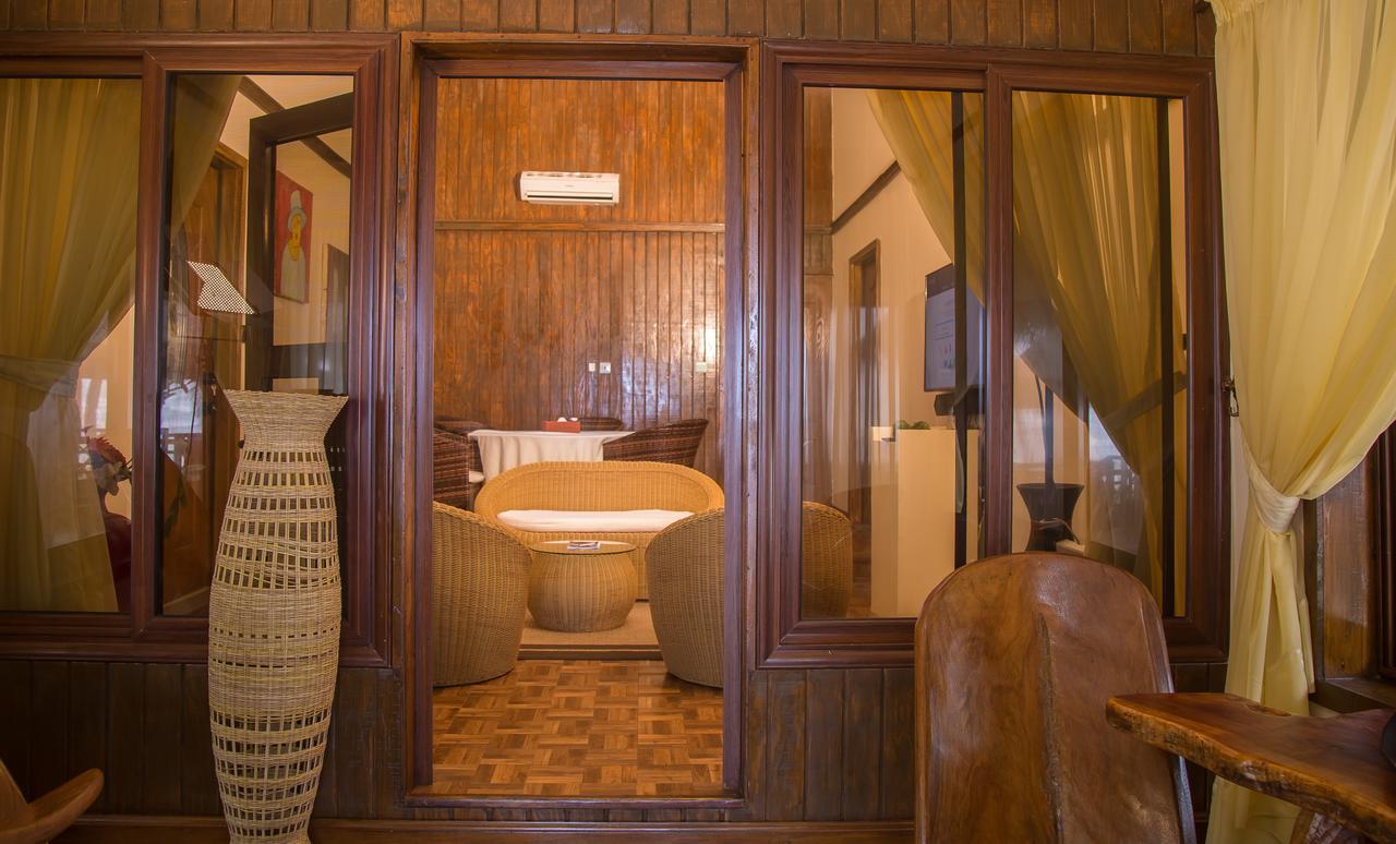 Maaha Beach Resort Anochi Bagian luar foto