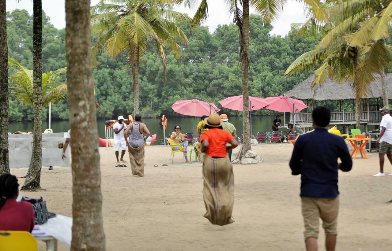Maaha Beach Resort Anochi Bagian luar foto