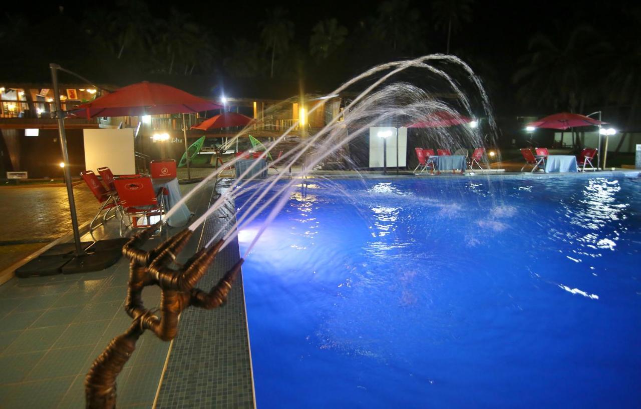 Maaha Beach Resort Anochi Bagian luar foto